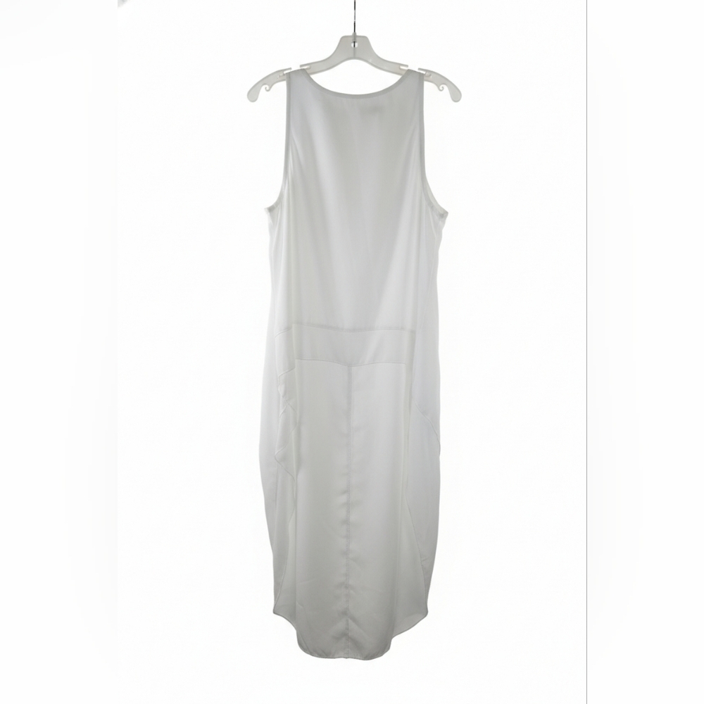 Elegant White Sleeveless Dress